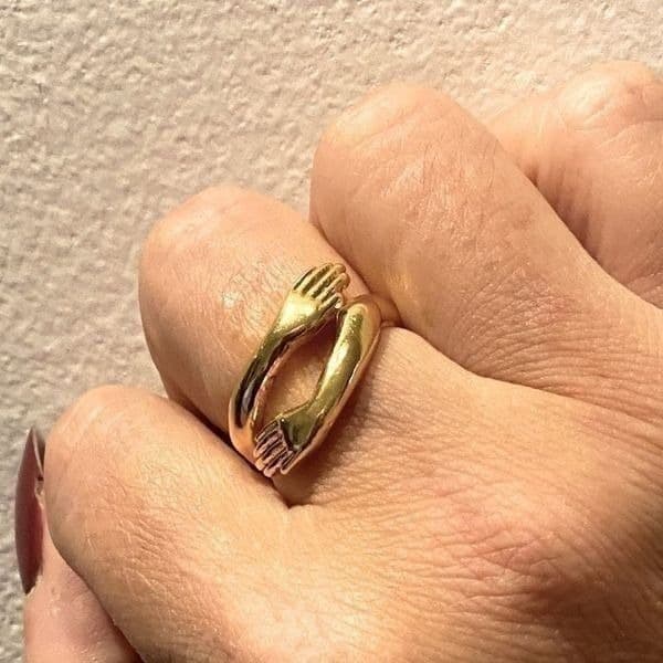 The Hold Me Close hand holding” or hug” adjustable ring in 18k - Thumbnail 3