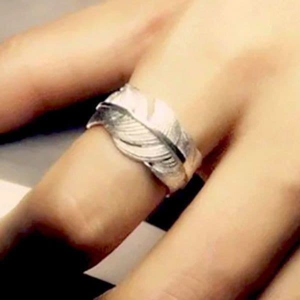 The Flirty Feather adjustable sterling silver ring. - Thumbnail 3