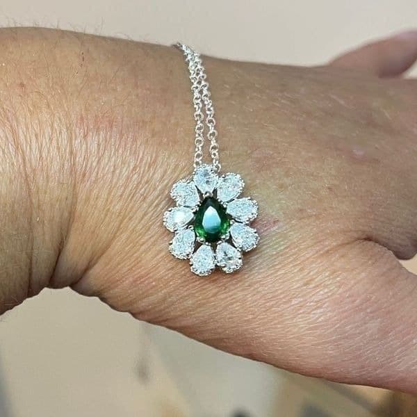 The Emerald Passion pendant in 925 and cubic zirconia - Thumbnail 10