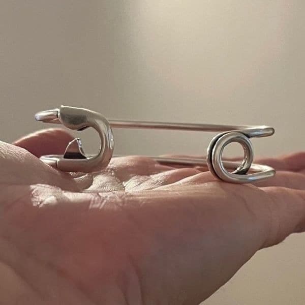 Best selling back in stock!!The Jumbo Safety Pin Bangle in 925 silver - Thumbnail 8