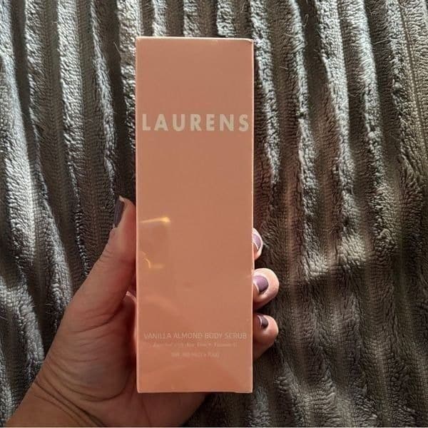 LAURENS vanilla almond body scrub - Thumbnail 6