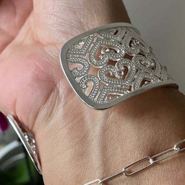 The Paris crystal accented heart cuff bangle Bracelet - Thumbnail 8