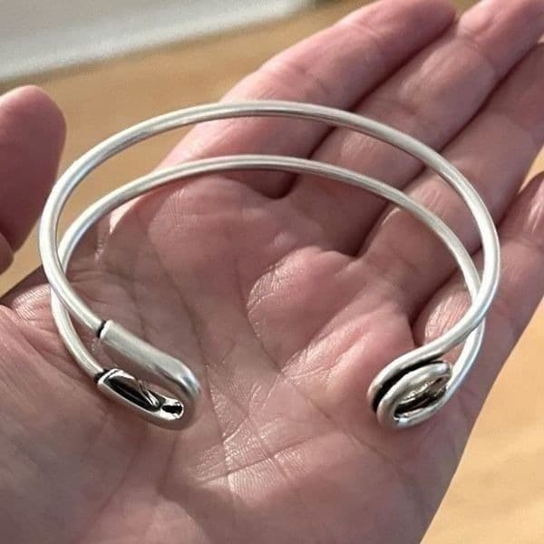 Best selling back in stock!!The Jumbo Safety Pin Bangle in 925 silver - Thumbnail 9