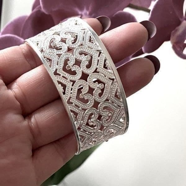 The Paris crystal accented heart cuff bangle Bracelet - Thumbnail 4