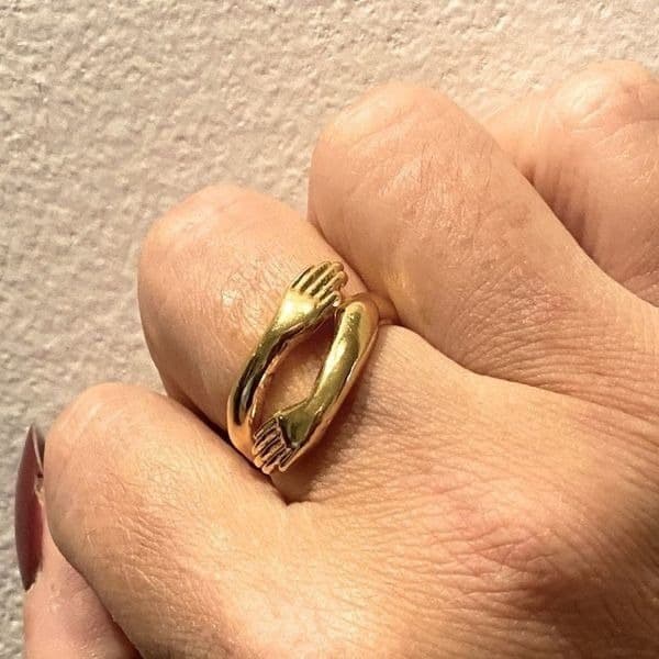 The Hold Me Close hand holding” or hug” adjustable ring in 18k - Thumbnail 3