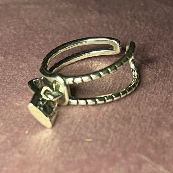 The Zip Me Up Ring with zipper detail in 925 silver - Thumbnail 8