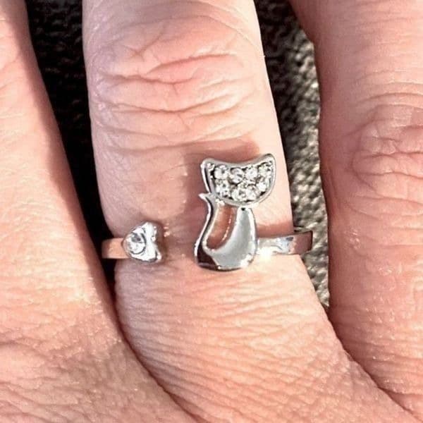 The Smitten Kitten Adjustable Ring in in 925 with cubic zirconia - Thumbnail 5