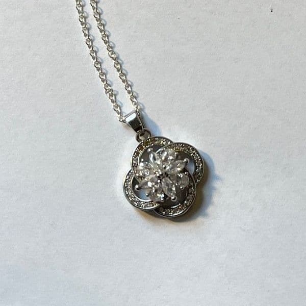 The Swirl 925 and Cubic zirconium estate inspired pendant necklace - Thumbnail 4