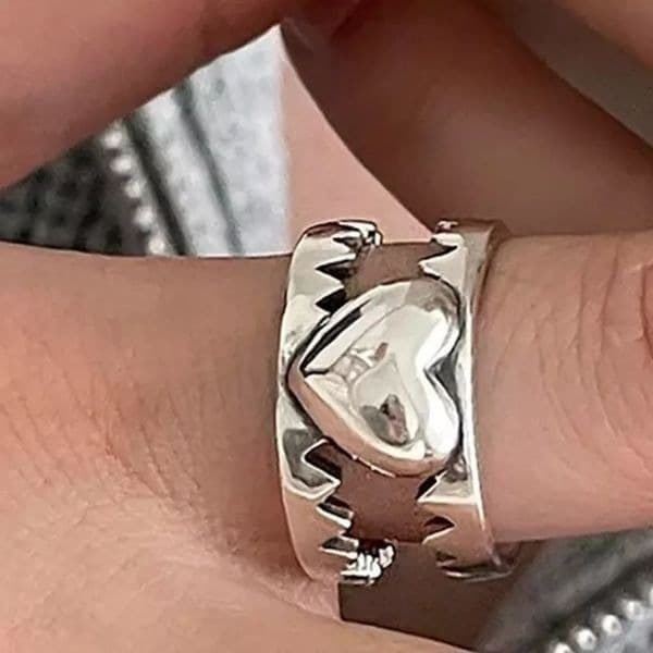 The Love is a Double Edged Sword ring in 925 silver - Thumbnail 4