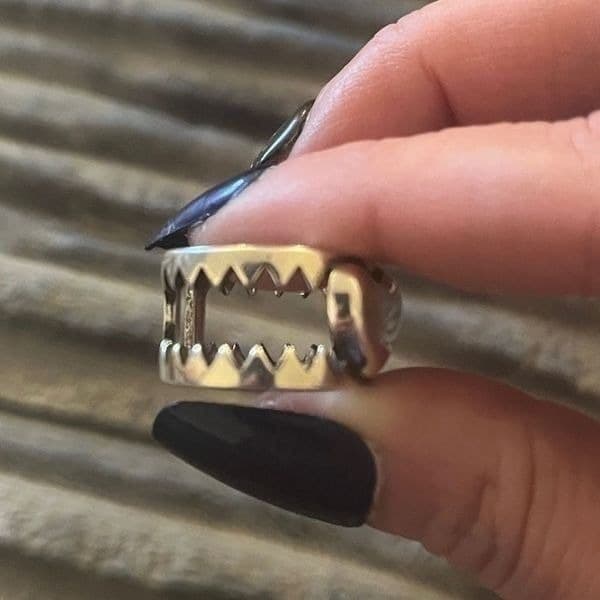 The Love is a Double Edged Sword ring in 925 silver - Thumbnail 10