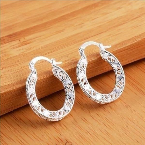 The Lacey Hoop earrings in 925 Tibetan Silver - Thumbnail 3