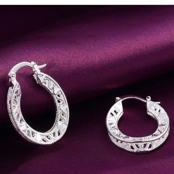 The Lacey Hoop earrings in 925 Tibetan Silver - Thumbnail 2