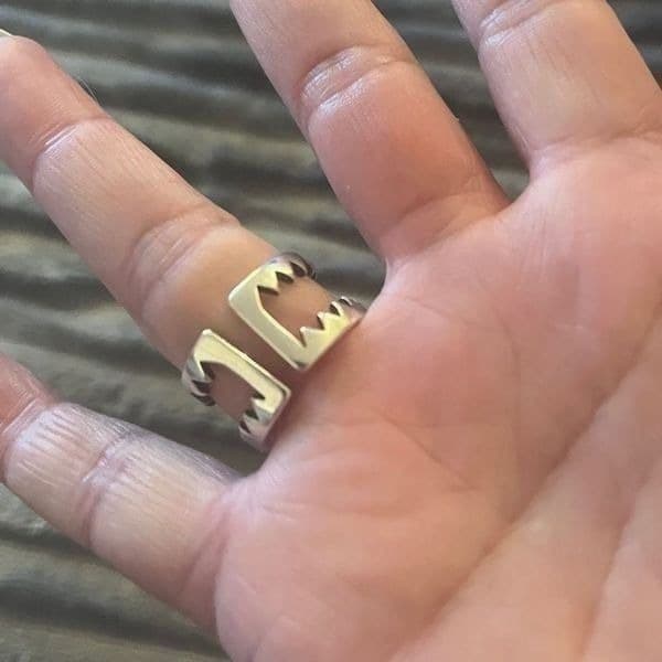 The Love is a Double Edged Sword ring in 925 silver - Thumbnail 5