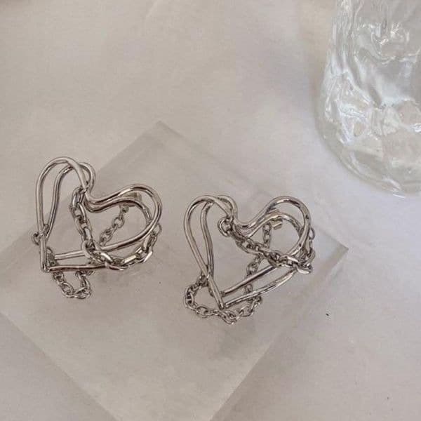 The Chain My Heart earrings with chain attached posts in 925 silver. - Thumbnail 2