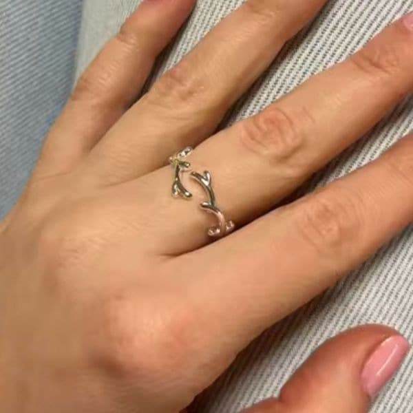 The Delicate vine adjustable 925 ring - Image 1