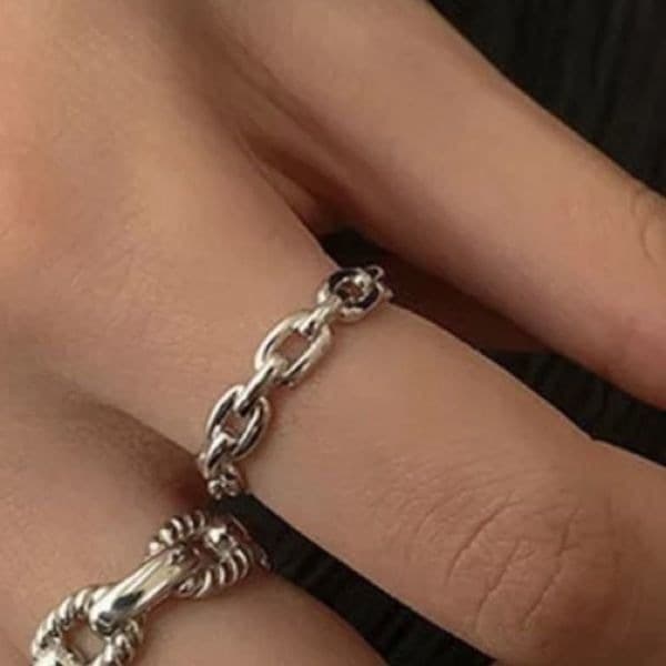 The Dainty Chain link Ring - Thumbnail 5