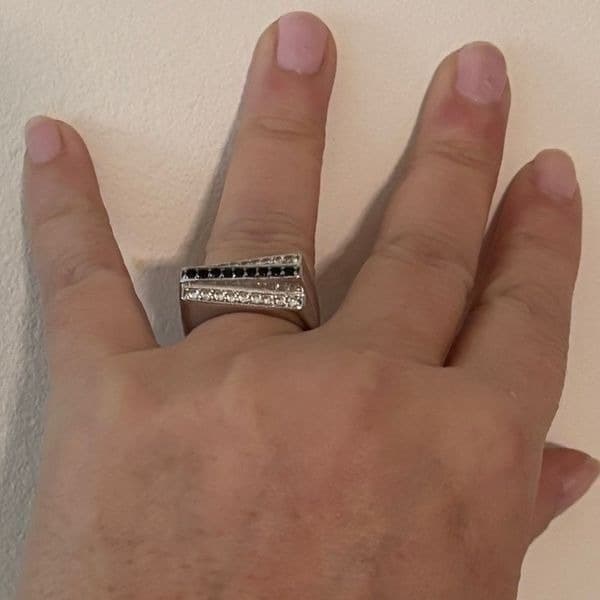 Vintage triple bar ring with white and black stones sz 6 - Image 1