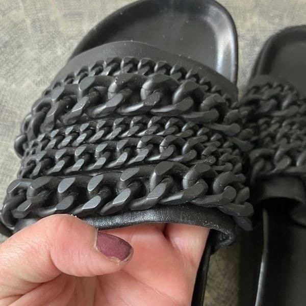 Kendall + Kylie Shiloh chain link slides Black sz 5.5 - Thumbnail 6