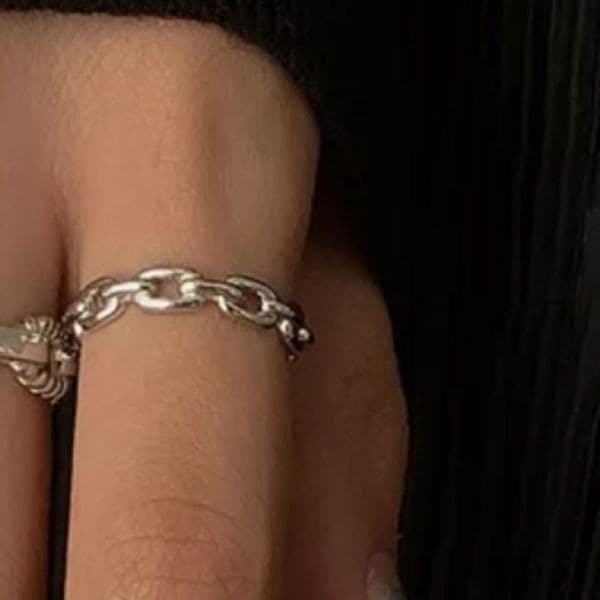 The Dainty Chain link Ring - Thumbnail 2