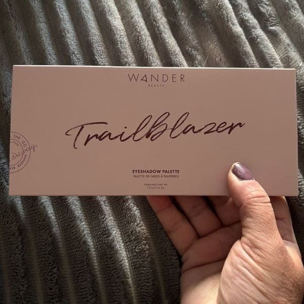 WANDER Beauty TRAILBLAZER EYESHADOW PALETTE - Thumbnail 5