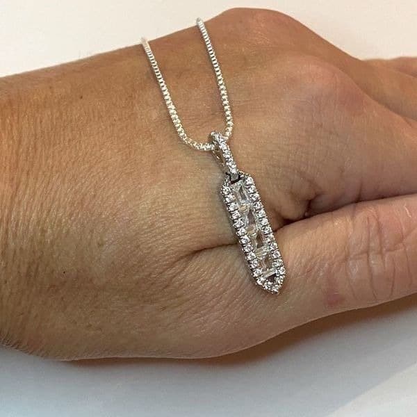 The Empire Estate inspired 925 White Sapphire Pendant necklace - Thumbnail 6