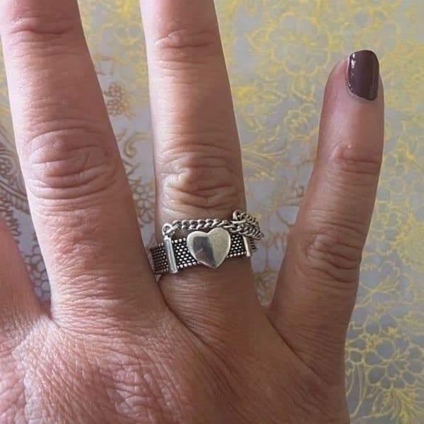 The Unchain My Heart Ring in antiqued Tibetan Silver 925 - Thumbnail 11