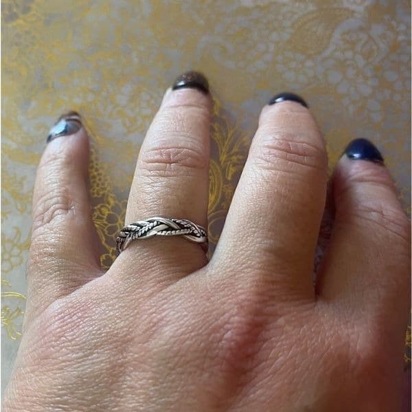The Dainty Weave Ring in antiqued 925 silver - Thumbnail 9