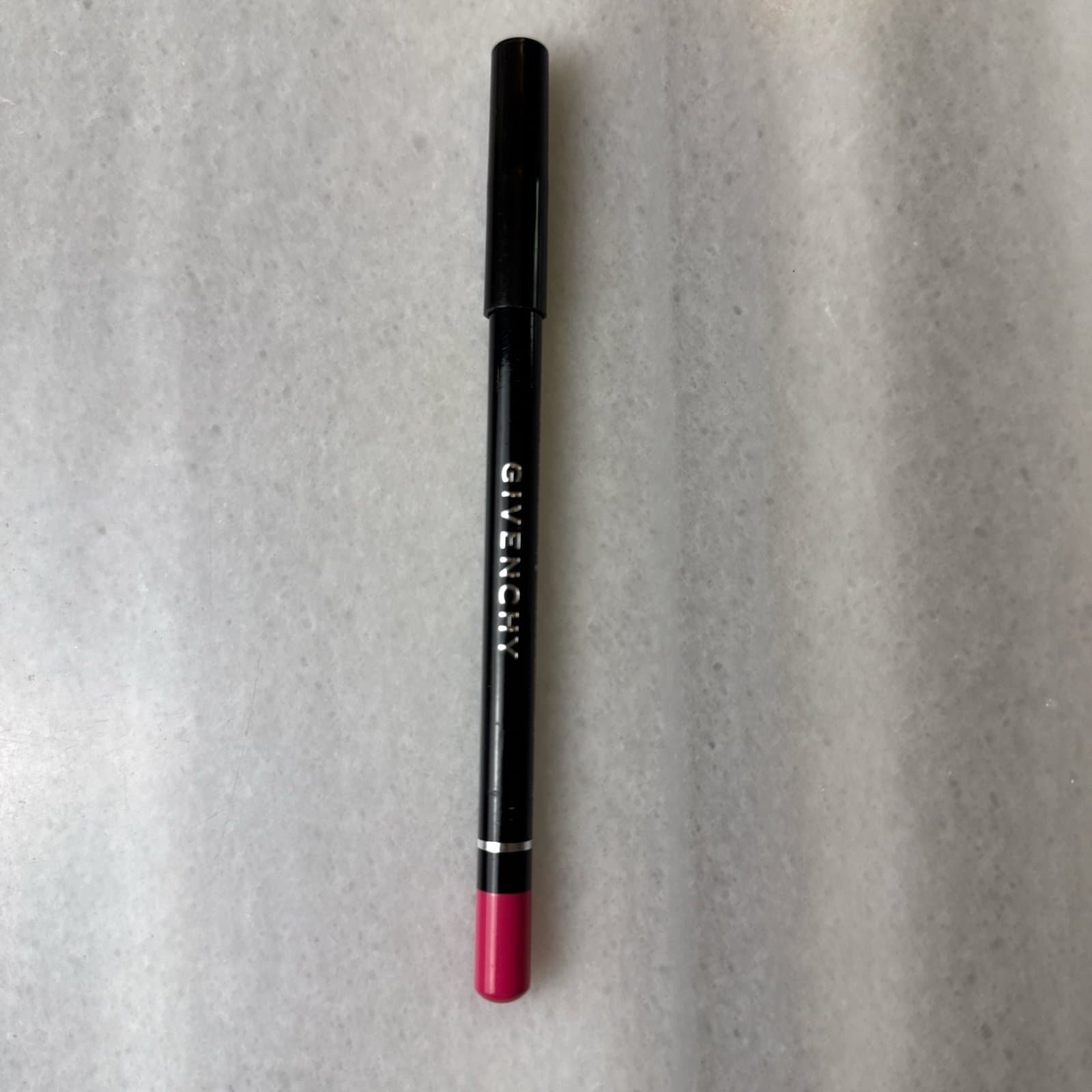 Givenchy lip liner #4 Fuchsia - Image 1