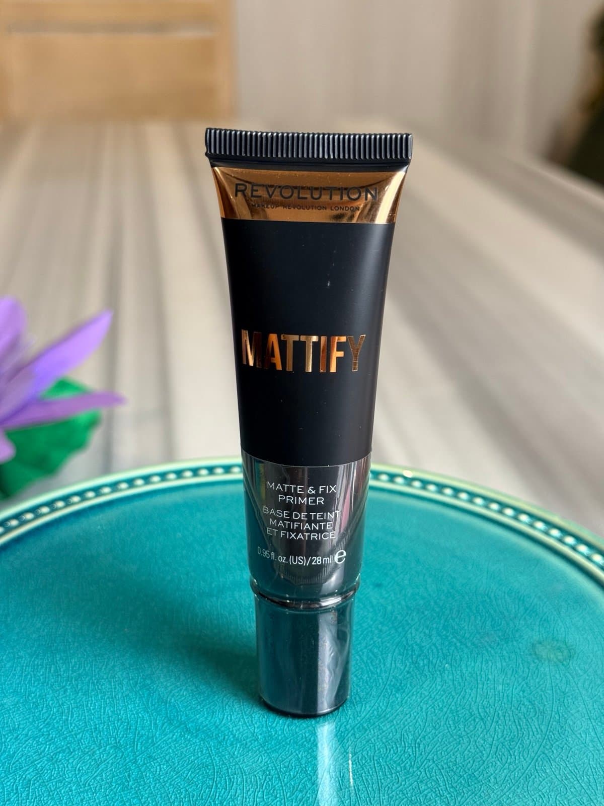 NEW Makeup Revolution Mattify Matte & Fix Primer - Image 1