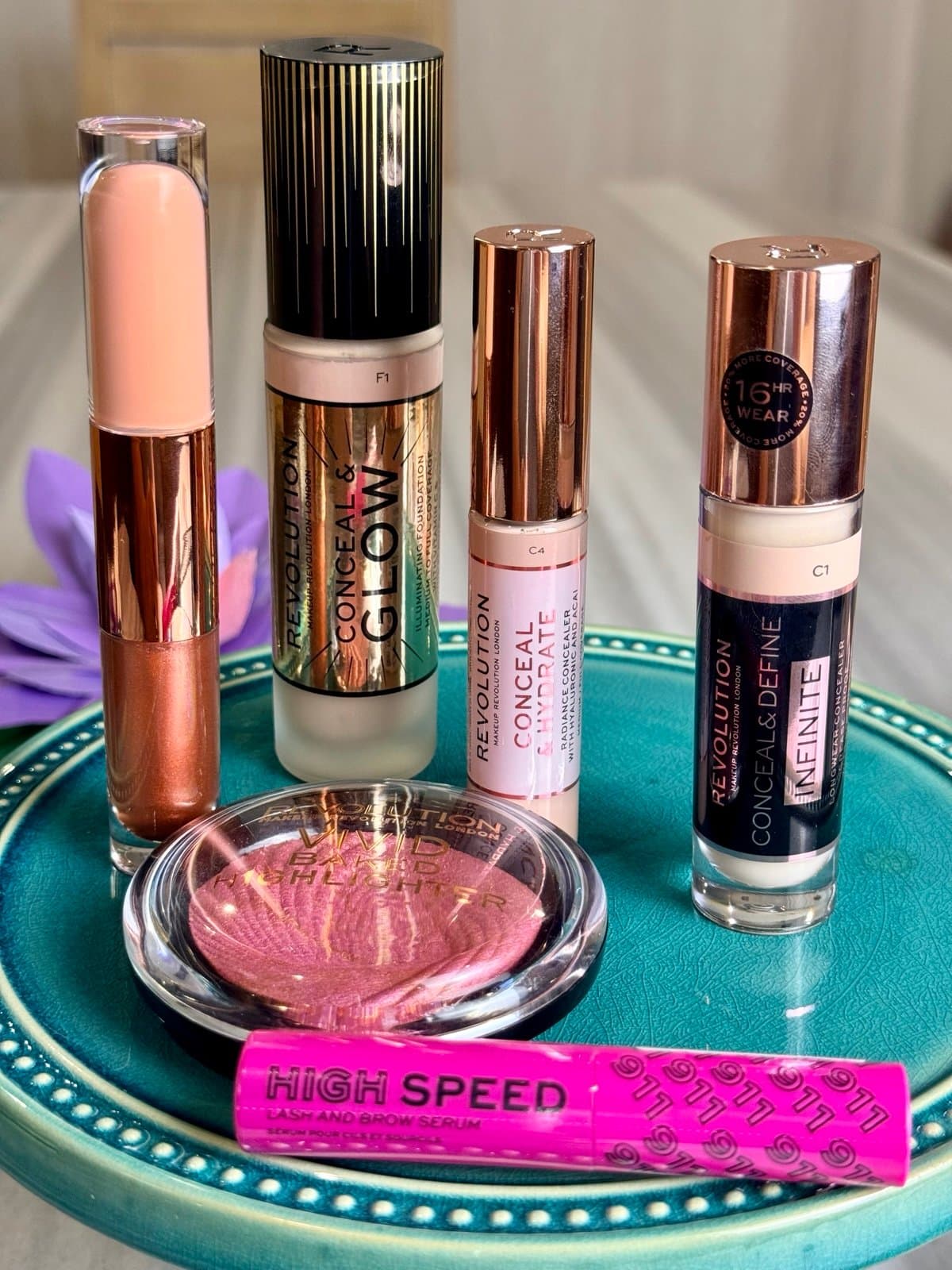 NEW Makeup Revolution Face Bundle – Glow & Conceal - Image 1