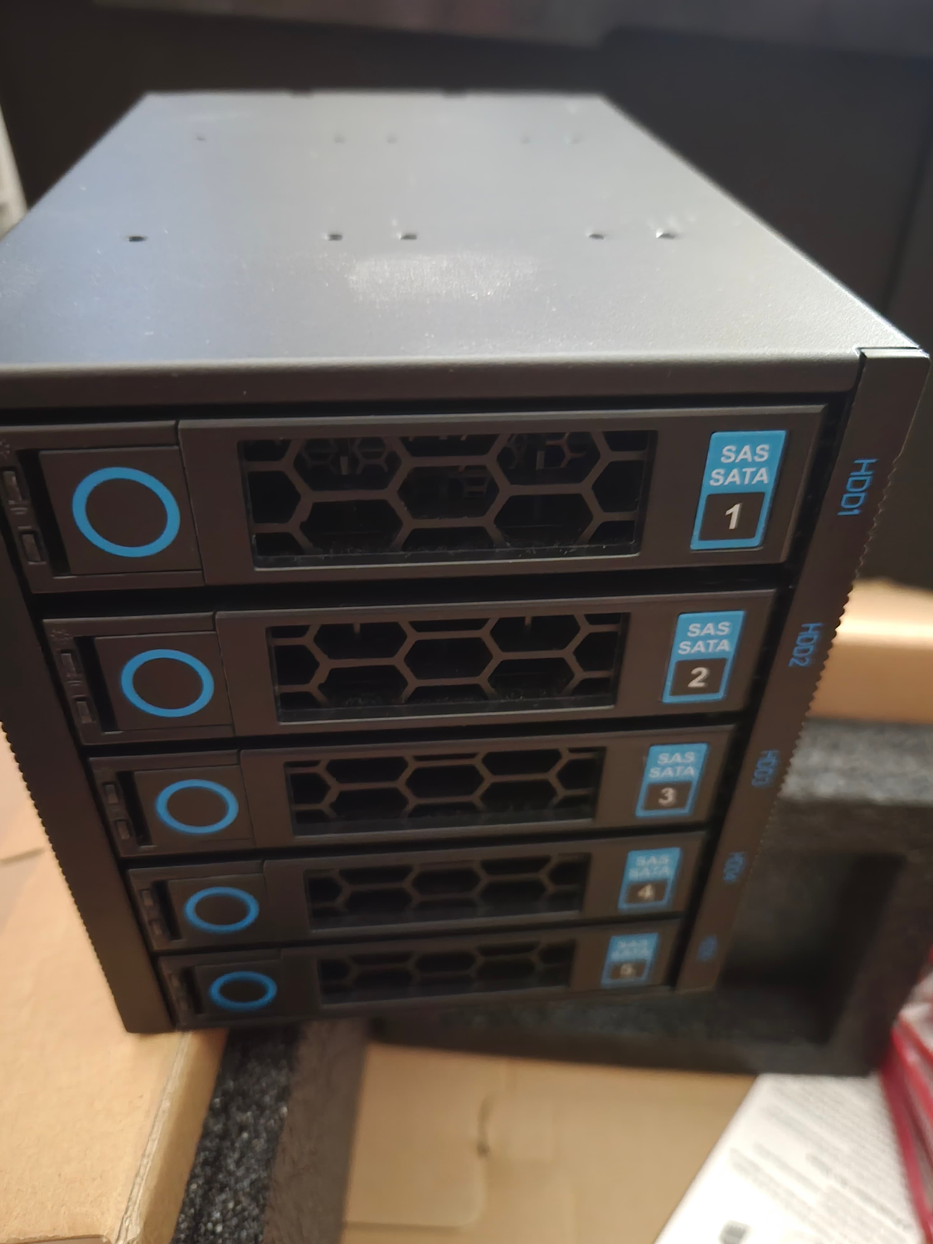 5-Bay SAS SATA Hard Drive Enclosure with Cooling Fan - Image 1