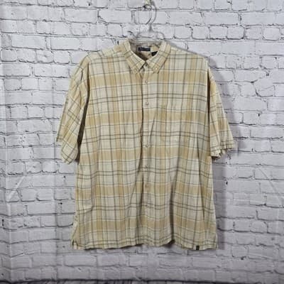 IZOD Men's 2XLT Plaid Linen Blend Plaid Short Sleeve Button Down Short - Image 1