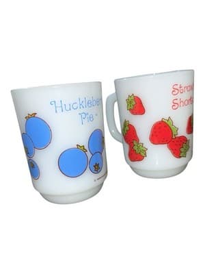 Anchor Hocking Strawberry Shortcake & Huckleberry Pie Milk Glass Mug Set 1980’s - Thumbnail 5