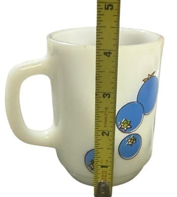 Anchor Hocking Strawberry Shortcake & Huckleberry Pie Milk Glass Mug Set 1980’s - Thumbnail 9