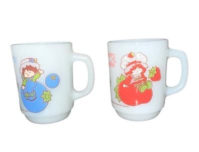 Anchor Hocking Strawberry Shortcake & Huckleberry Pie Milk Glass Mug Set 1980’s - Thumbnail 2