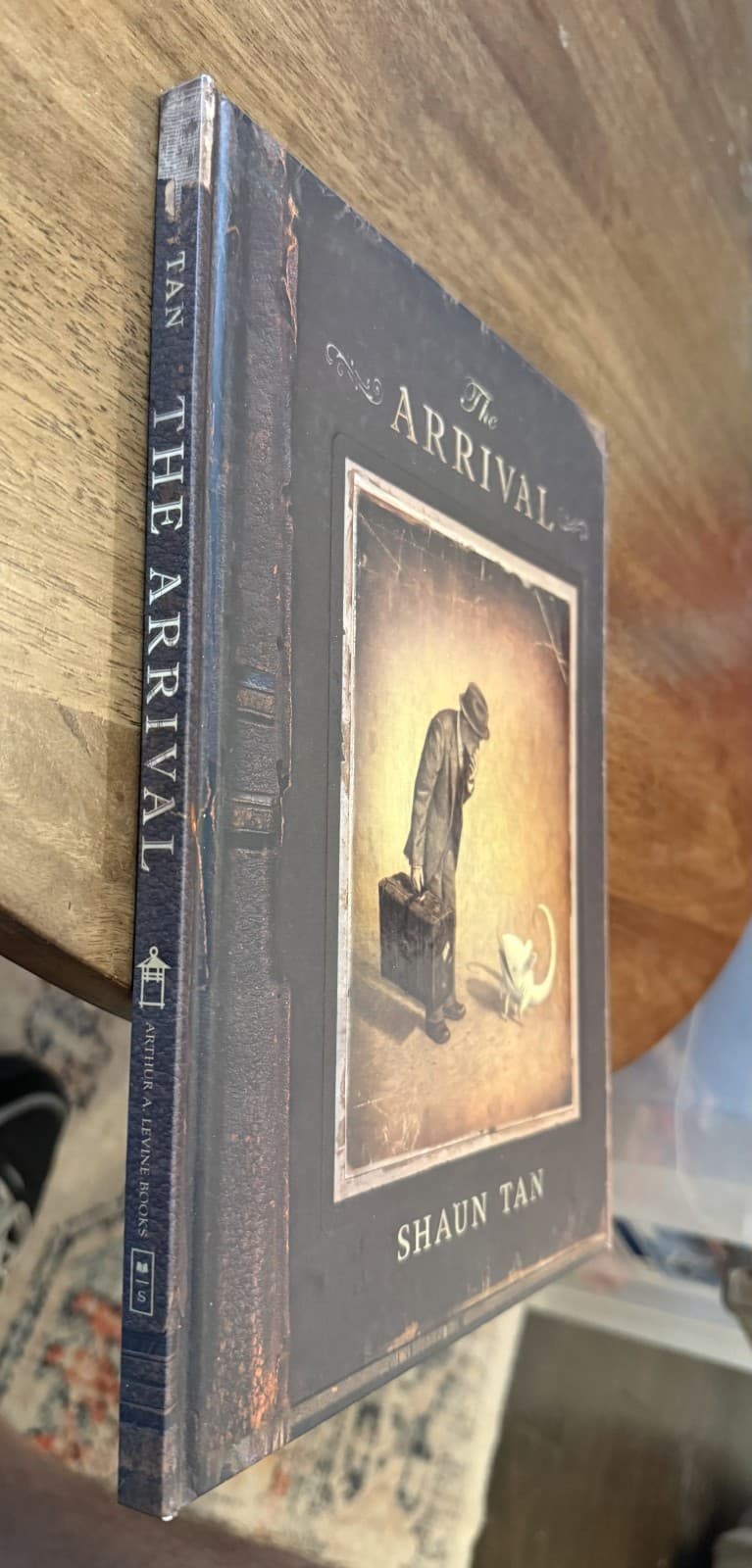 The Arrival by Shaun Tan Illustrated 2007 Arthur A. Levine Books Hardcover - Thumbnail 4