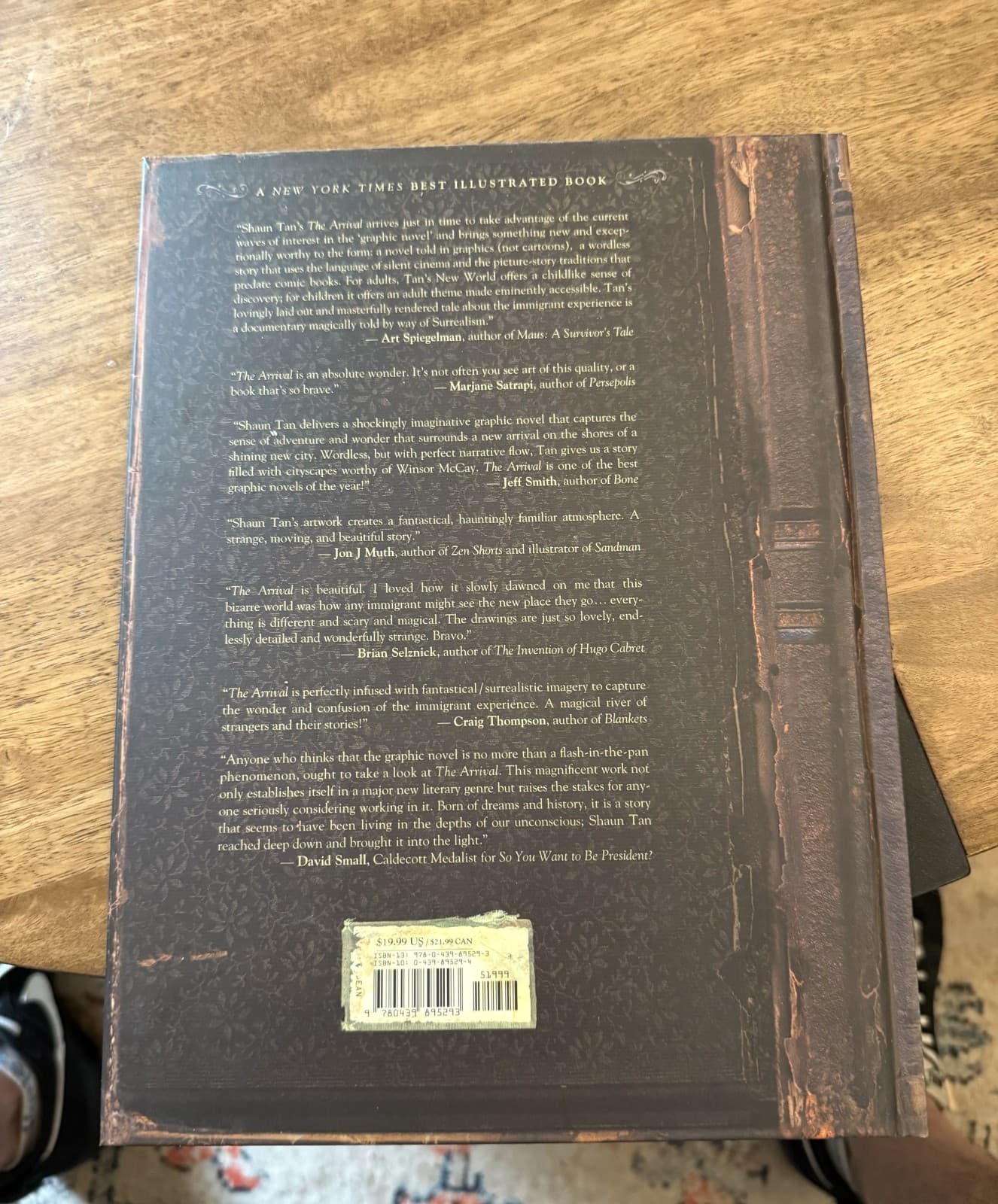 The Arrival by Shaun Tan Illustrated 2007 Arthur A. Levine Books Hardcover - Thumbnail 3