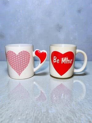 Valentine’s Day Be Mine Heart Handle Coffee Mug Set Love Red White (2) - Image 1