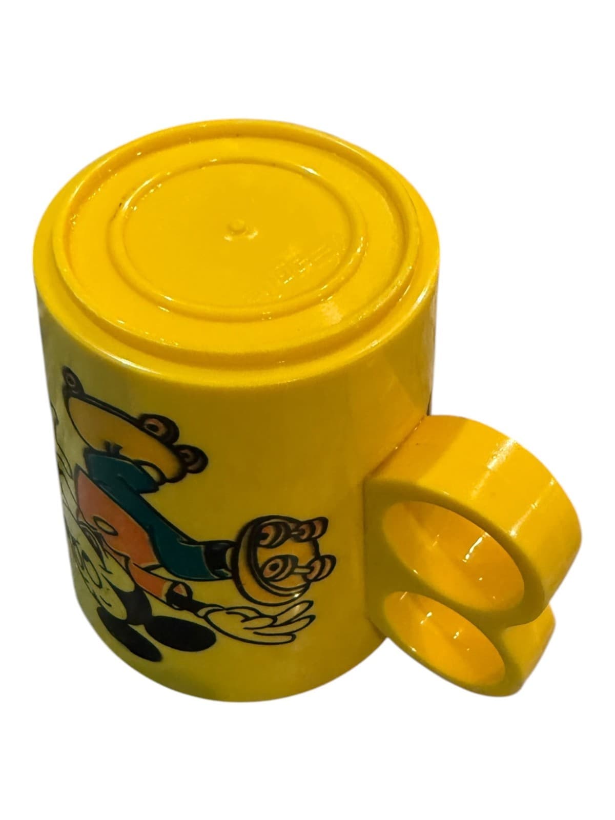 Vintage Eagle Disney Mickey Minnie Donald Duck Skating Plastic Mug Yellow - Thumbnail 6