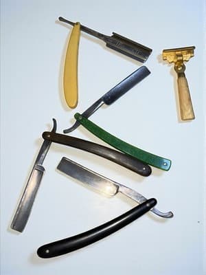 Lot of 4 Vintage Straight Razors & Schick Injector - Image 1