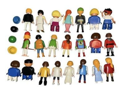 22 Vintage Playmobil Figures Lot + 4 Hats - Pirates, Firefighter, Pilot, Police - Thumbnail 6