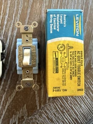 (Lot Of 5) Leviton 1201-Ivory Single Pole Toggle Switch 15A 120/277V NOS - Thumbnail 2