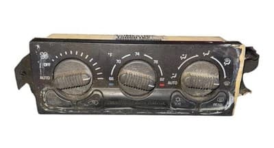 1999-02 Chevrolet GMC 15060162 Climate/HVAC Control Module - Image 1