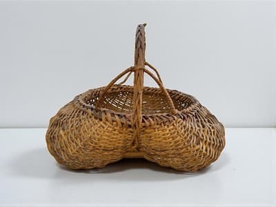 Vintage Large Buttocks Split Well Basket 22” Rustic Farm Market Handle - Image 1