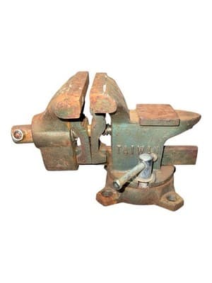 Vintage Taiwan Bench Vise Swivel Base Anvil Pipe Jaws Heavy Cast Iron - Thumbnail 3