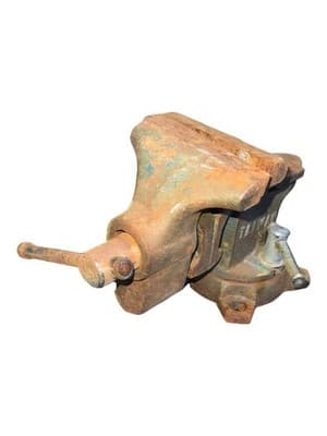 Vintage Taiwan Bench Vise Swivel Base Anvil Pipe Jaws Heavy Cast Iron - Thumbnail 4