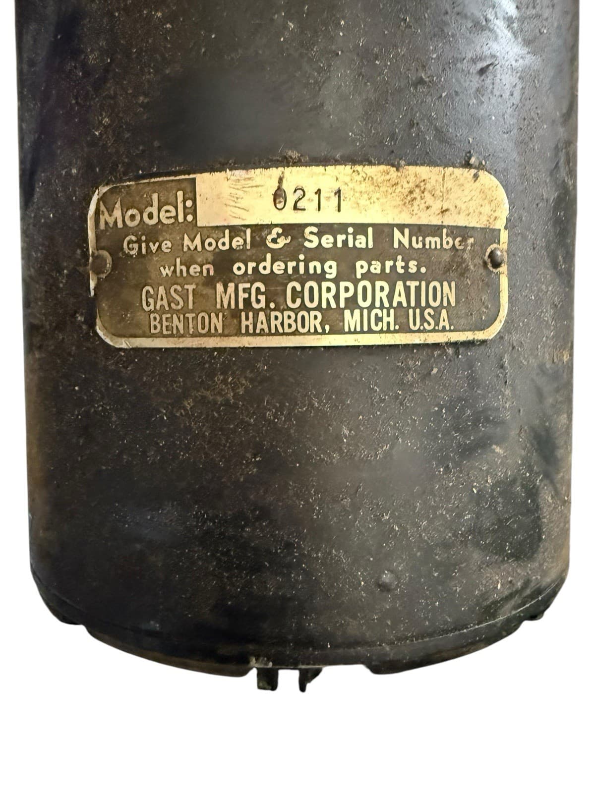 Gast 0211-103A-G8CX Vacuum Pump With Gauge Tested And Working - Thumbnail 2
