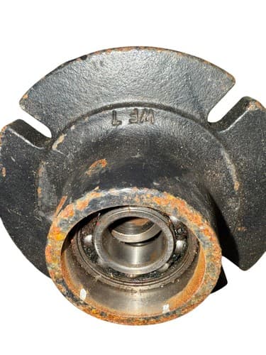 John Deere Spindle Housing Hub M88295 - Thumbnail 4