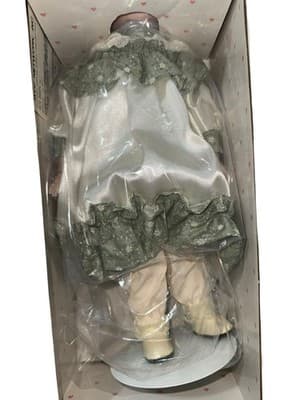 Jacqueline 18” Porcelain Hello Dolly Signature Series Doll QVC 1990 NIB - Thumbnail 4