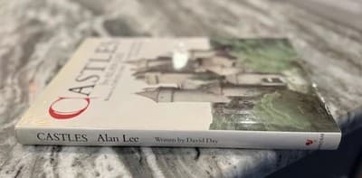 Castles by Alan Lee and David Day 1984 Bantam Hardcover Folk Stories Book - Thumbnail 2